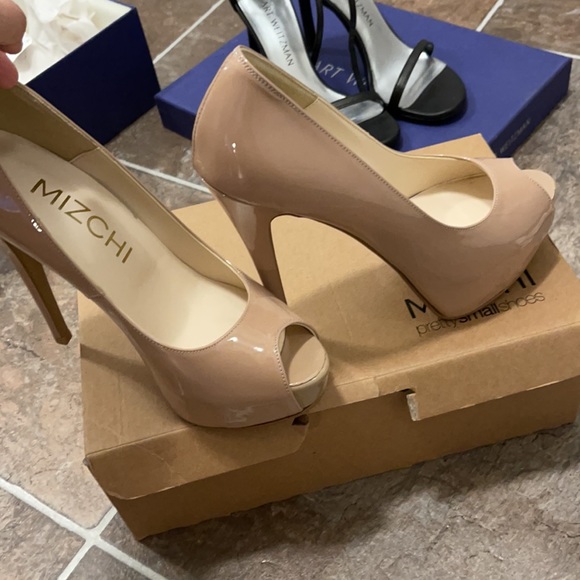 Nude Pumps Size 4.5 - Picture 4 of 4